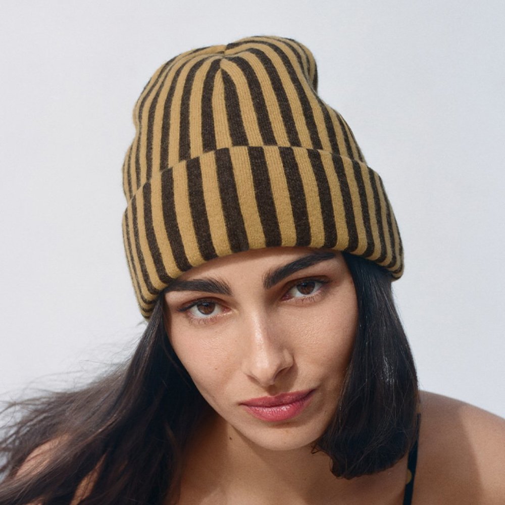 Realisation par beanie, NWT, honeybee (brown and yellow/gold stripes) hat, new